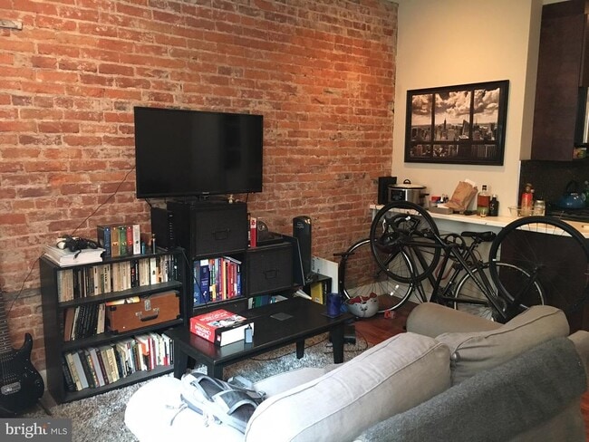 Photo - 131 S 13th St Unit 2F