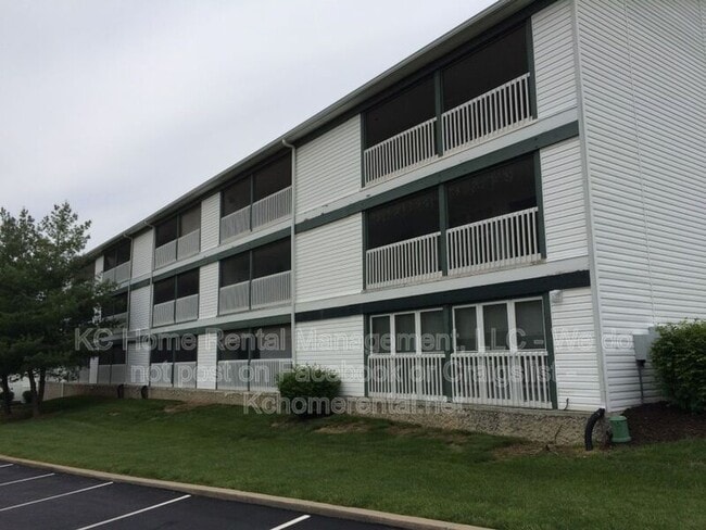 Building Photo - 6836 N Olive St