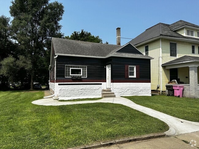Building Photo - Totally Updated and Renovated 2 Bedroom Ho... Rental