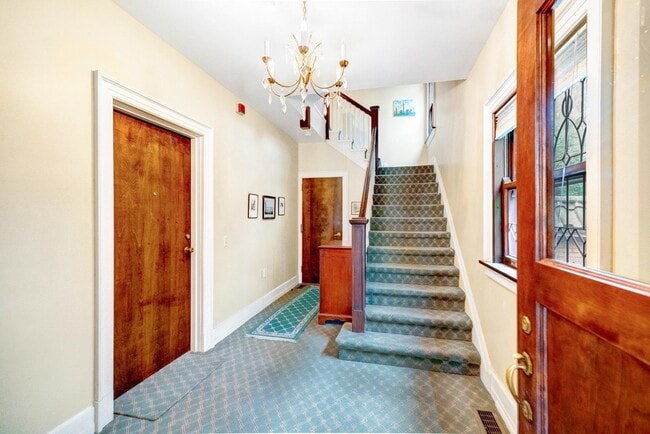 25 Langdon St Unit B