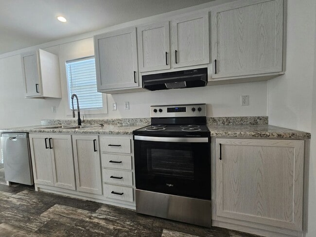 Photo - 1006 Myakka Dr