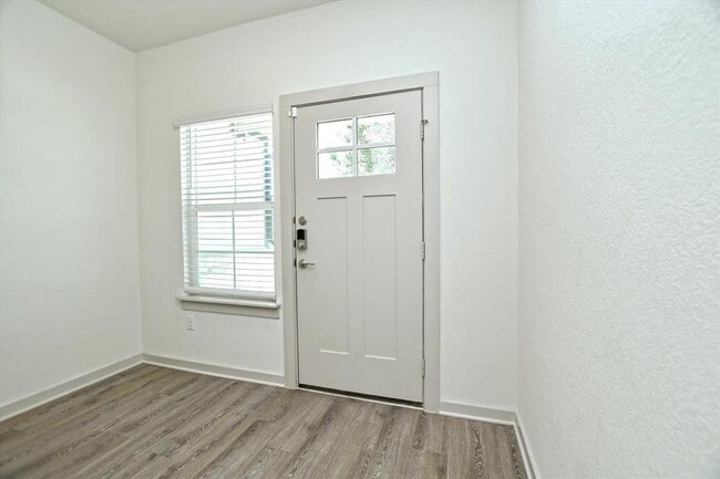 Photo - 204 Merrick Rd