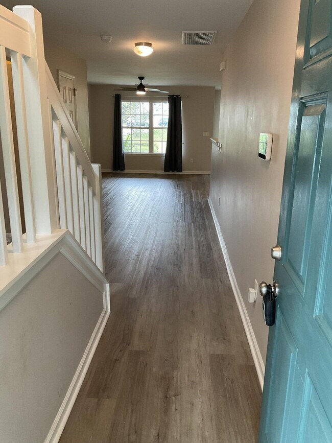 Photo - Adorable 2 Bedroom Townhome in Azalea Square