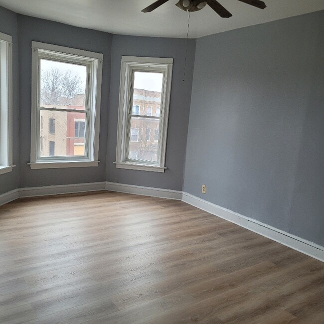 Photo - 5213 S Indiana Ave Unit 3a