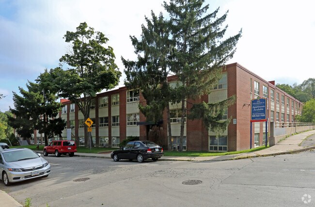 Photo - 195 Wellington St S