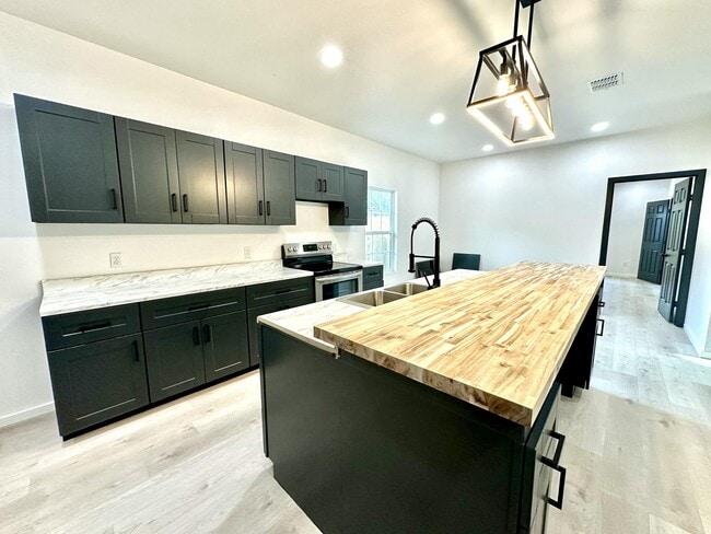 Photo - 2617 47th St