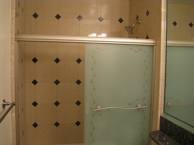 Photo - 1259 Ardmore N Ave Unit 207