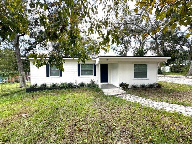 Photo - 8054 Graff Ln
