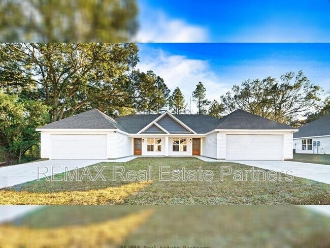 Building Photo - 15 Bellamy Ln