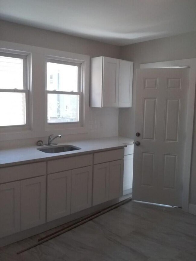 3 bedroom in ORANGE NJ 07050 - 3 bedroom in ORANGE NJ 07050 Condo Unit 1