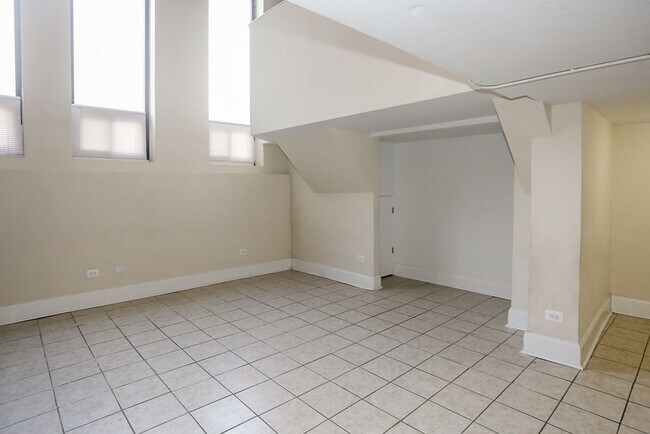 Photo - 871 W Lill Ave Unit 1B