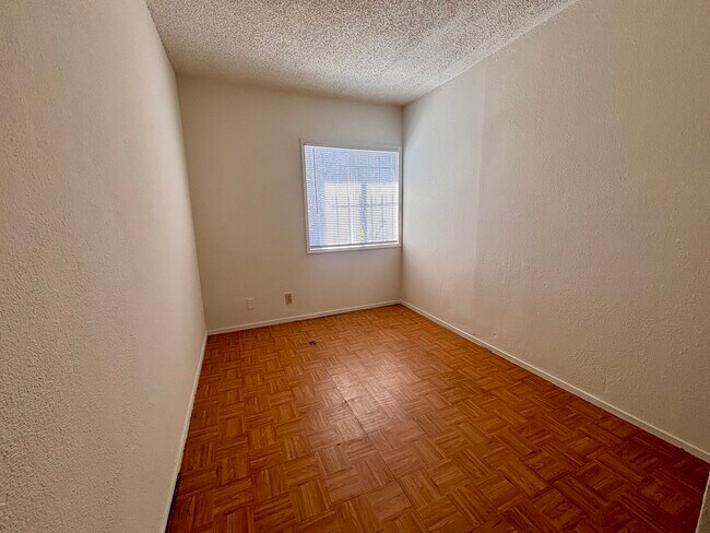 Photo - 8522 MacArthur Blvd Unit A