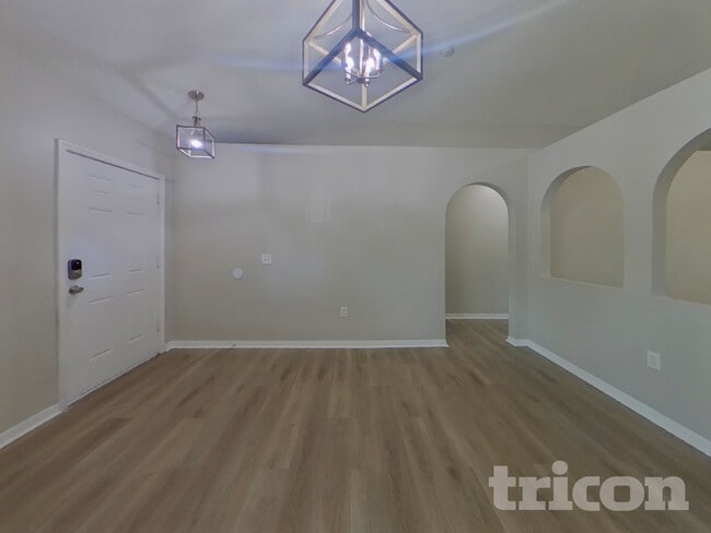 Photo - 250 Canterbury Ct