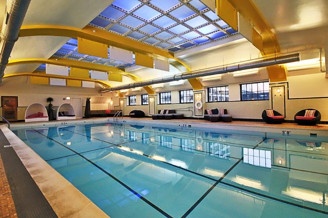 Photo - 161 W Randolph St