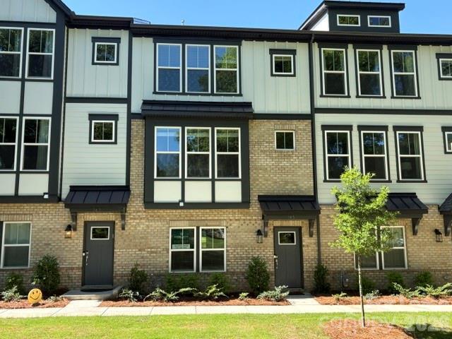 Building Photo - 743 Hoke Ln