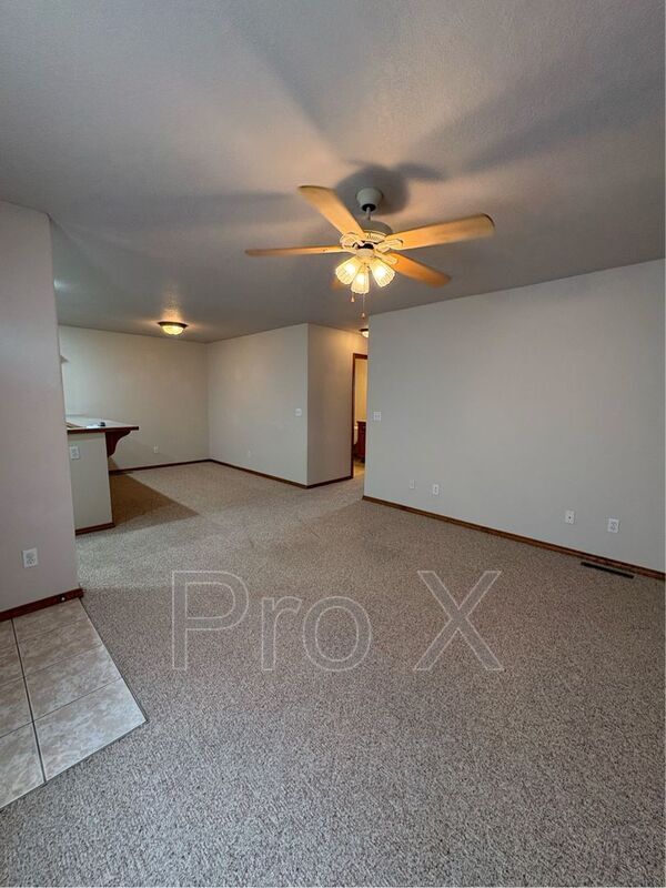 2913 Santa Fe Dr