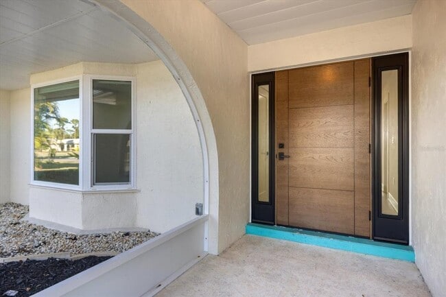 Photo - 470 Leger Dr