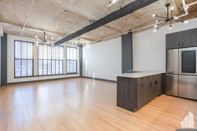 Photo - 633 S Plymouth Ct Unit 404