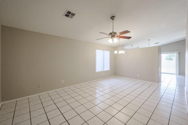 Photo - 3215 W Abraham Ln