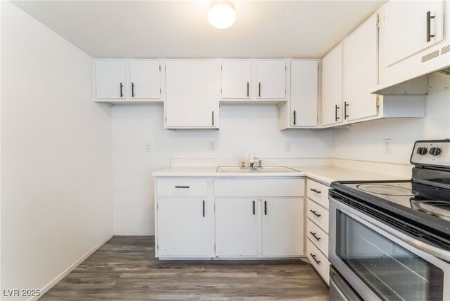 Photo - 4721 Cessna Ave