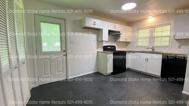 Photo - 605 Hill St