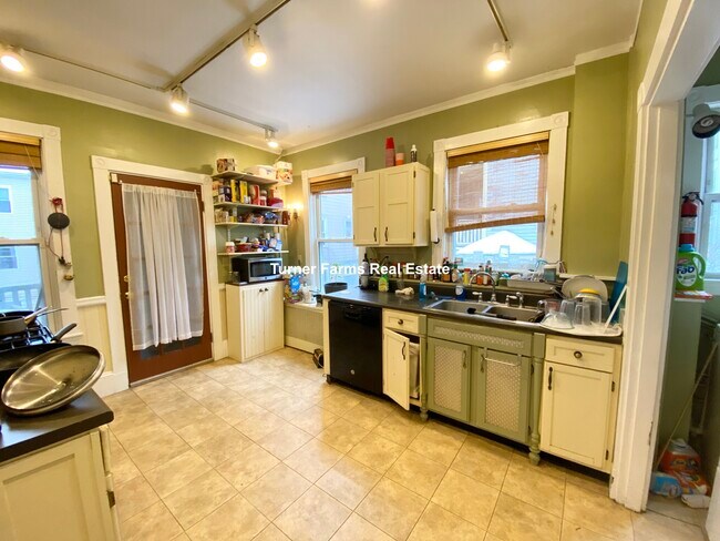 Photo - 12 Oswald St Unit 2
