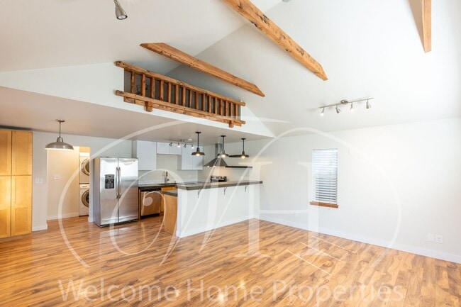 Photo - 1014 W Alder St Unit 1014 W Alder St -  B