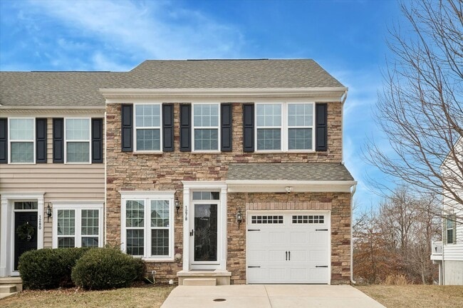Stunning Town Home in Pike Creek - Stunning Town Home in Pike Creek
