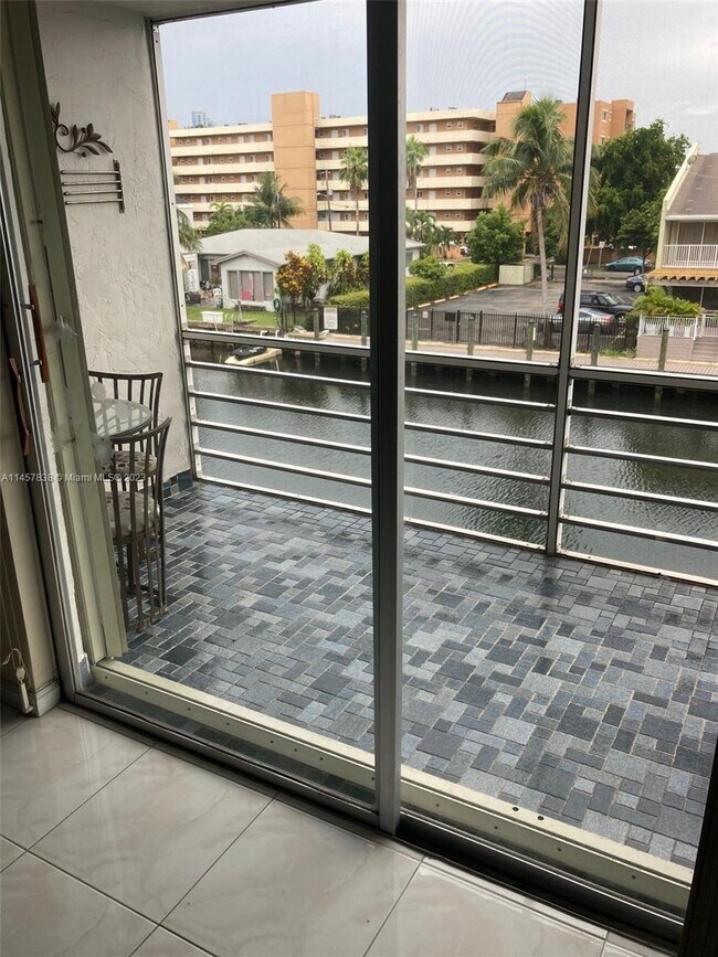 Photo - 3750 NE 169th St