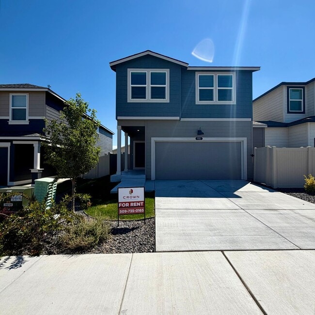 Building Photo - NEW LISTING!! Beautiful New 4 bed/2.5 bath + Loft in an ideal location