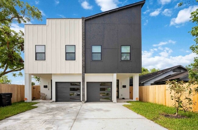 Building Photo - 7977 Angus St