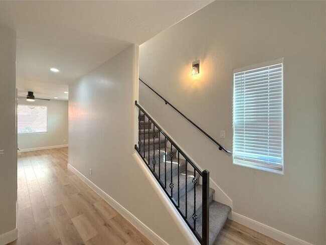 Photo - 4 bed, 2.5 bath duplex w/2 car garage