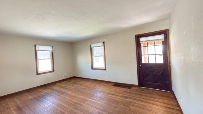 Photo - HOUSE....2 Bedroom 1 Bath