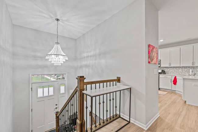 Photo - 1627 Sager Way