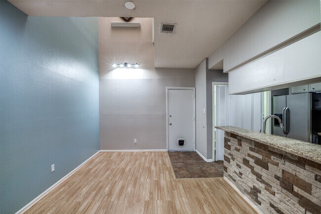 Building Photo - 800 Country Pl Dr Unit 306