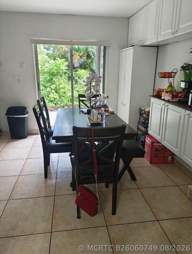 2023 SW 29th Ave Unit 2