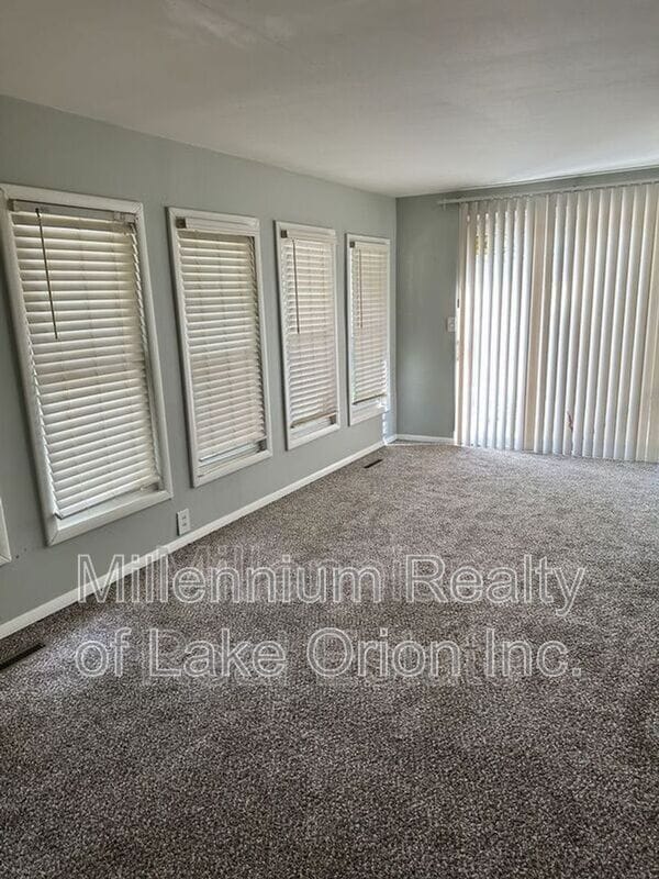 Photo - 260 W Longfellow Ave
