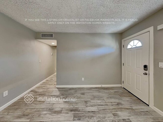 Photo - 1026 W Danbury Dr