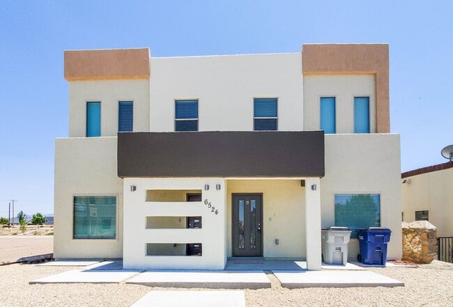 Building Photo - 6524 Hoop St Unit B