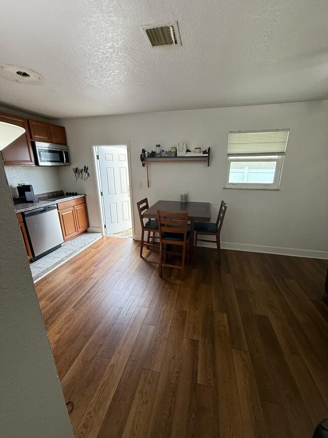 dining/ kitchen - 670 NW Treemont Ave Unit 1