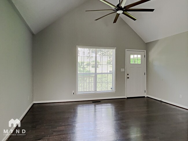 Photo - 1021 Medina Dr