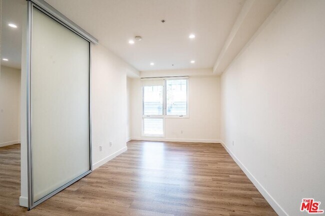 Photo - 1234 Wilshire Blvd Unidad 203