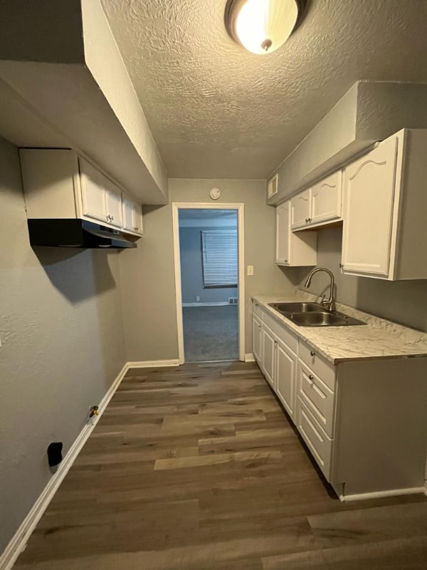 Photo - 20900 Crystal Ave