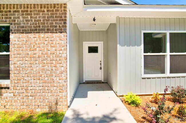 Photo - 4 Tennessee Dr