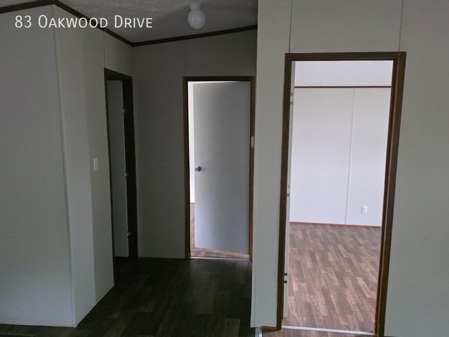 Photo - 83 Oakwood Dr