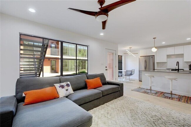 Photo - 400 E 30th St Unit 204