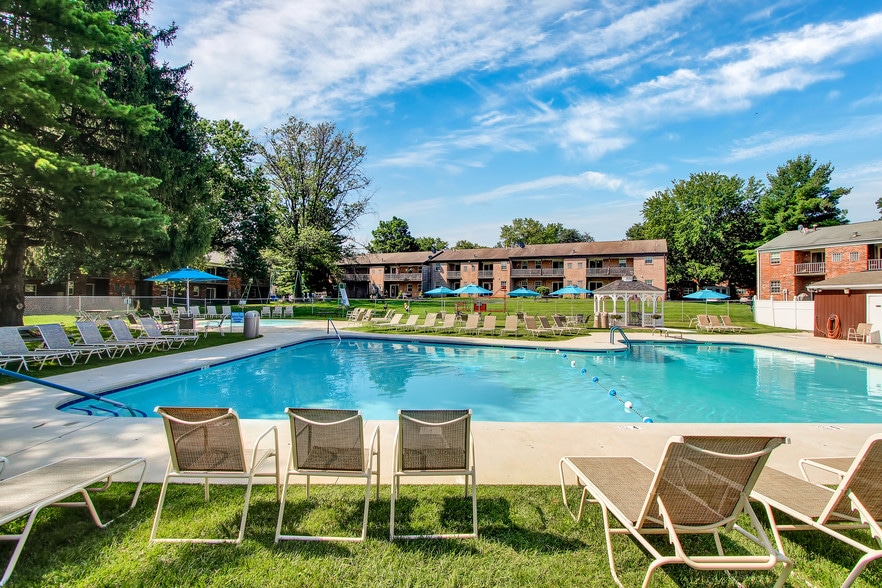 Swimming Pool- With Certified Lifeguards