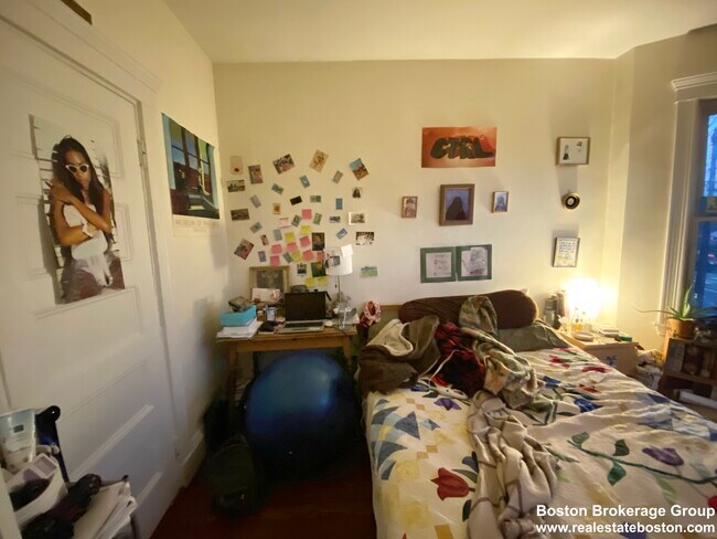 Photo - 692 Columbia Rd Unit 2