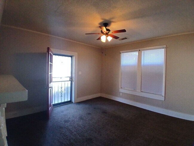 Photo - Newly Renovated 1BR/1BA Duplex near U of M