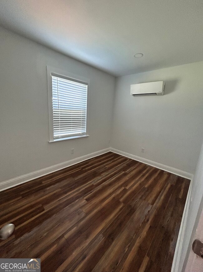 Photo - 2467 Smith Rd